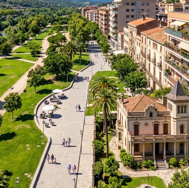 Vistas de Can Comamala, la Plaça de la Vila y el entorno urbano de Sant Vicenç dels Horts en Barcelona
